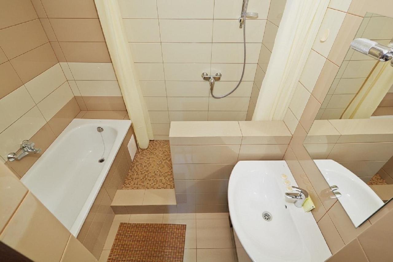 Apartment On Lychakivska Лвив Екстериор снимка